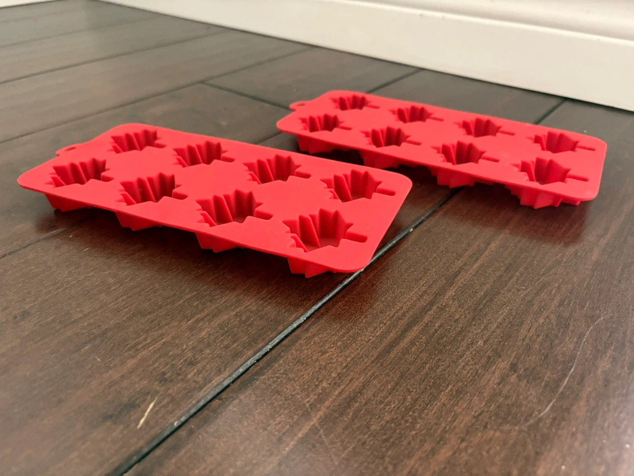 🏈Set of 2 Silicone Maple Leaf Molds - photo 3
