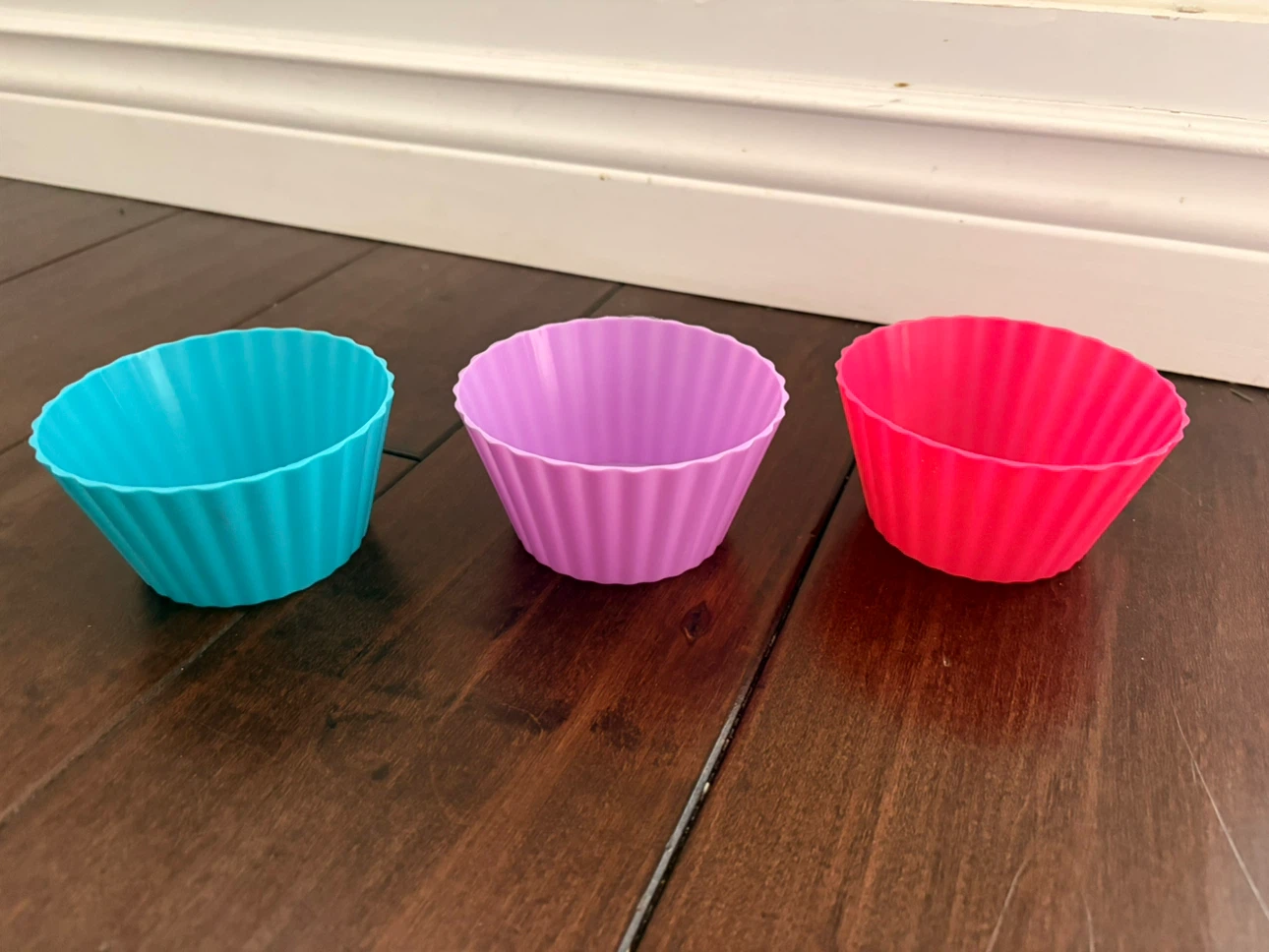 Set of 3 plastic ice cream cups