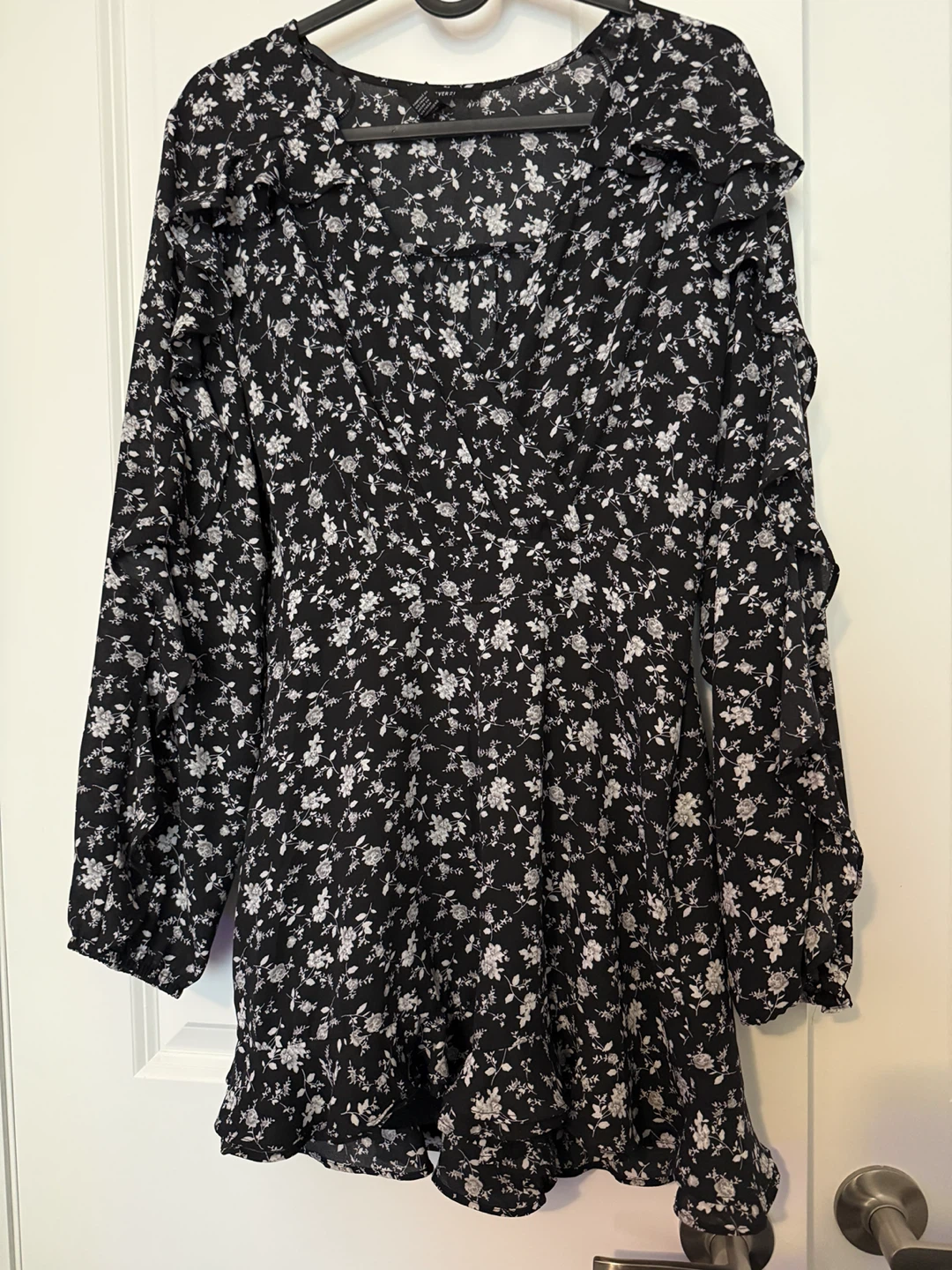 Forever 21 Black Floral Ruffle Romper
