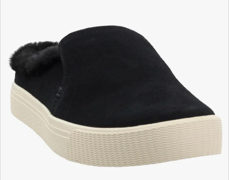 TOMS Black Suede Fur-Lined Slip-On Shoes🏈