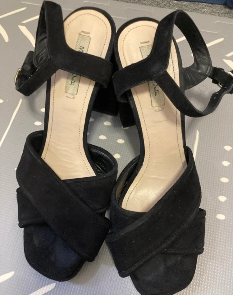 Massimo Dutti Black Suede Block Heels🏈