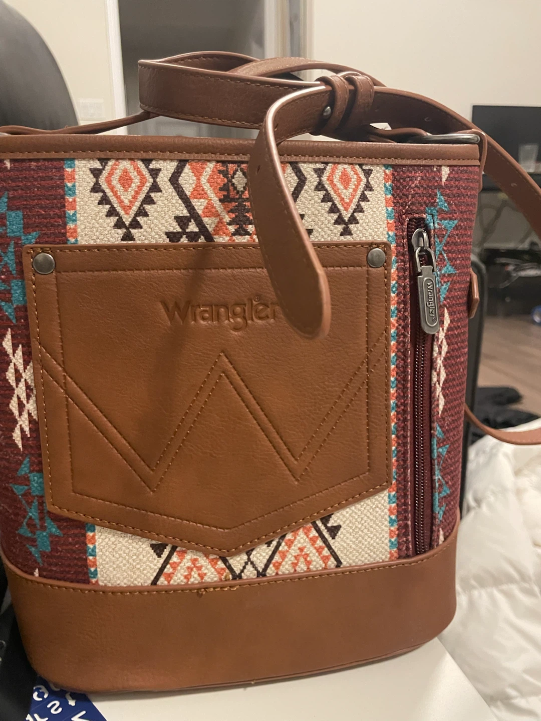 Wrangler patterned crossbody bucket bag