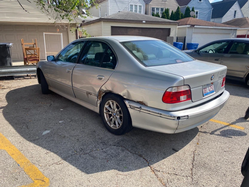 Silver BMW 525i