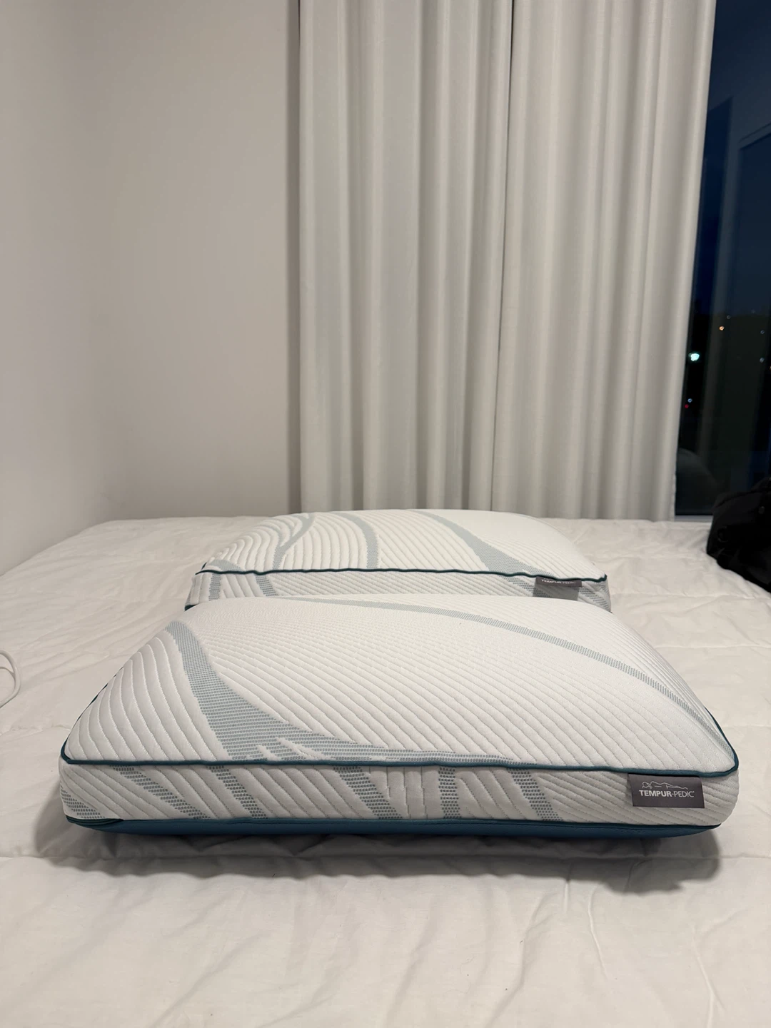 2 Tempur-Pedic Tempur Adapt Queen Pillows - photo 2
