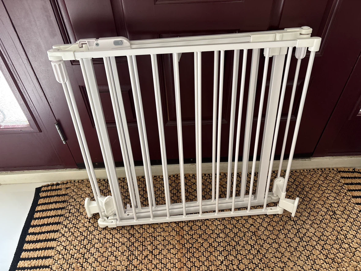 White Metal Safety Gate - photo 2