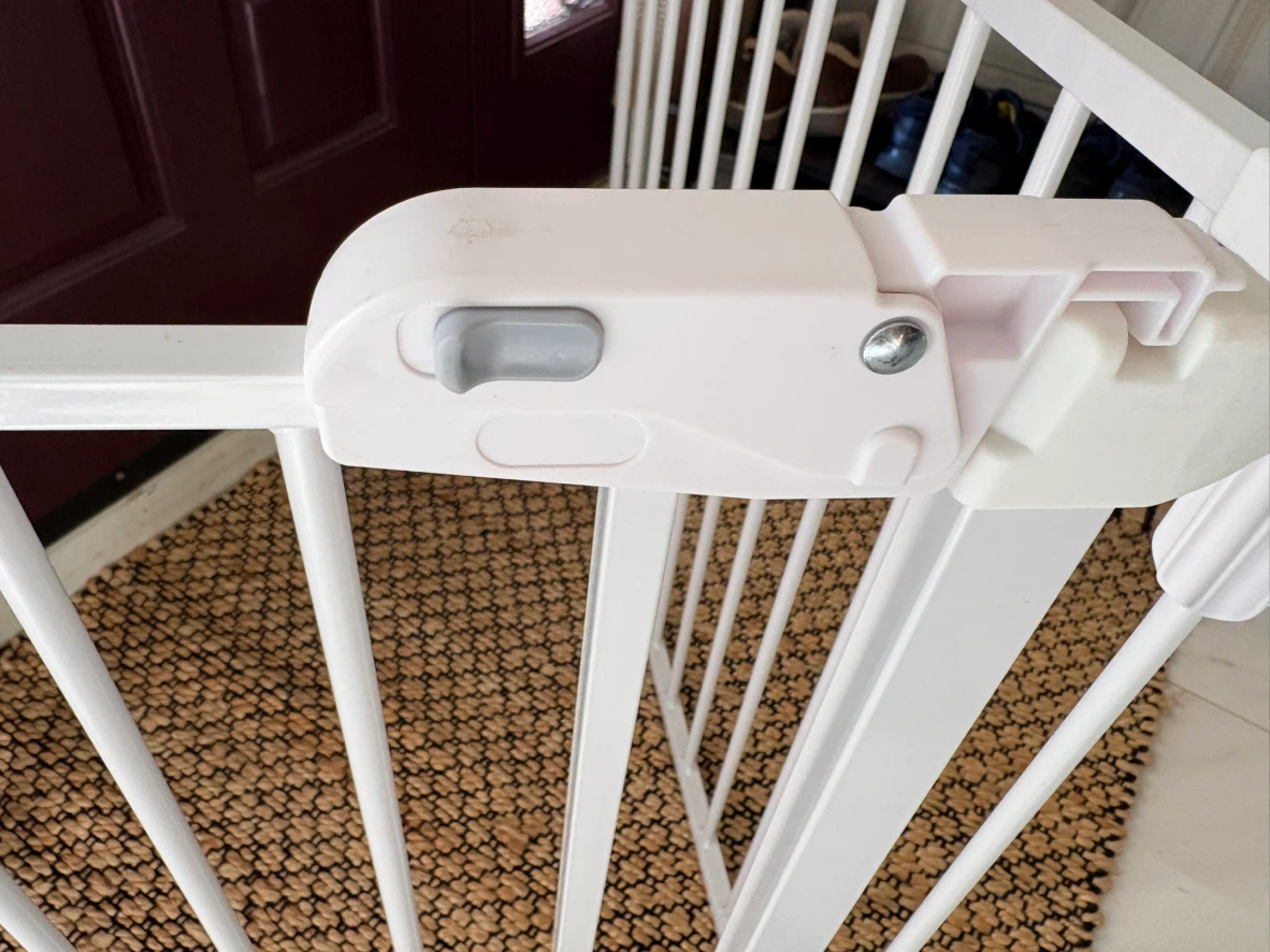 White Metal Safety Gate - photo 3