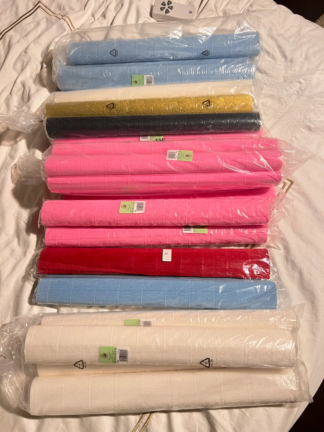 Paper crepe decoration rolls