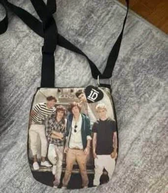 2 One Direction Bags (Never used) (Both together for $5) - photo 3