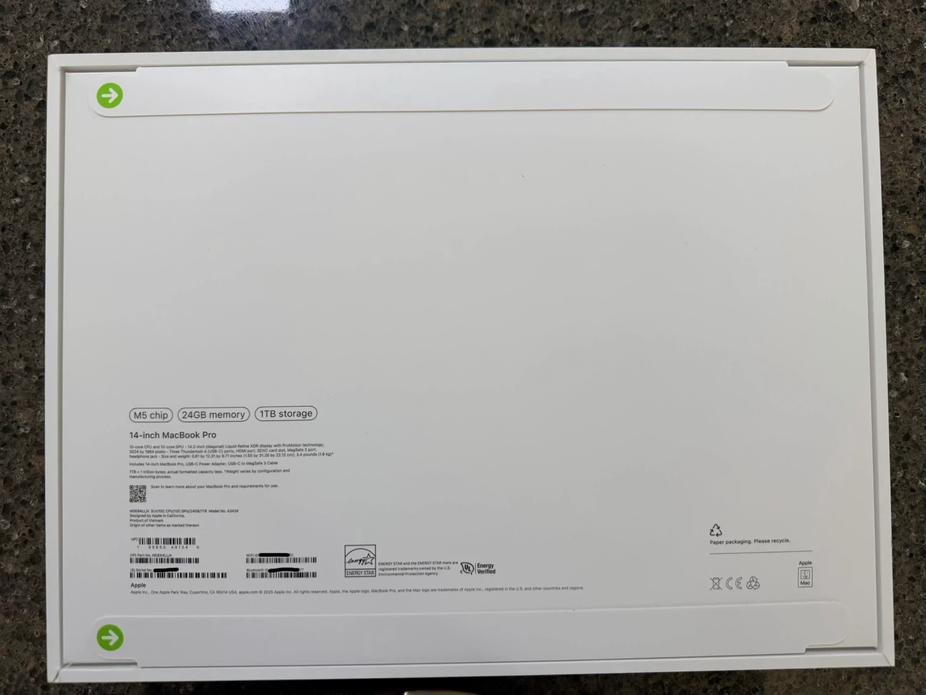Brand New Sealed Silver 14” Apple Macbook Pro M5 - photo 2