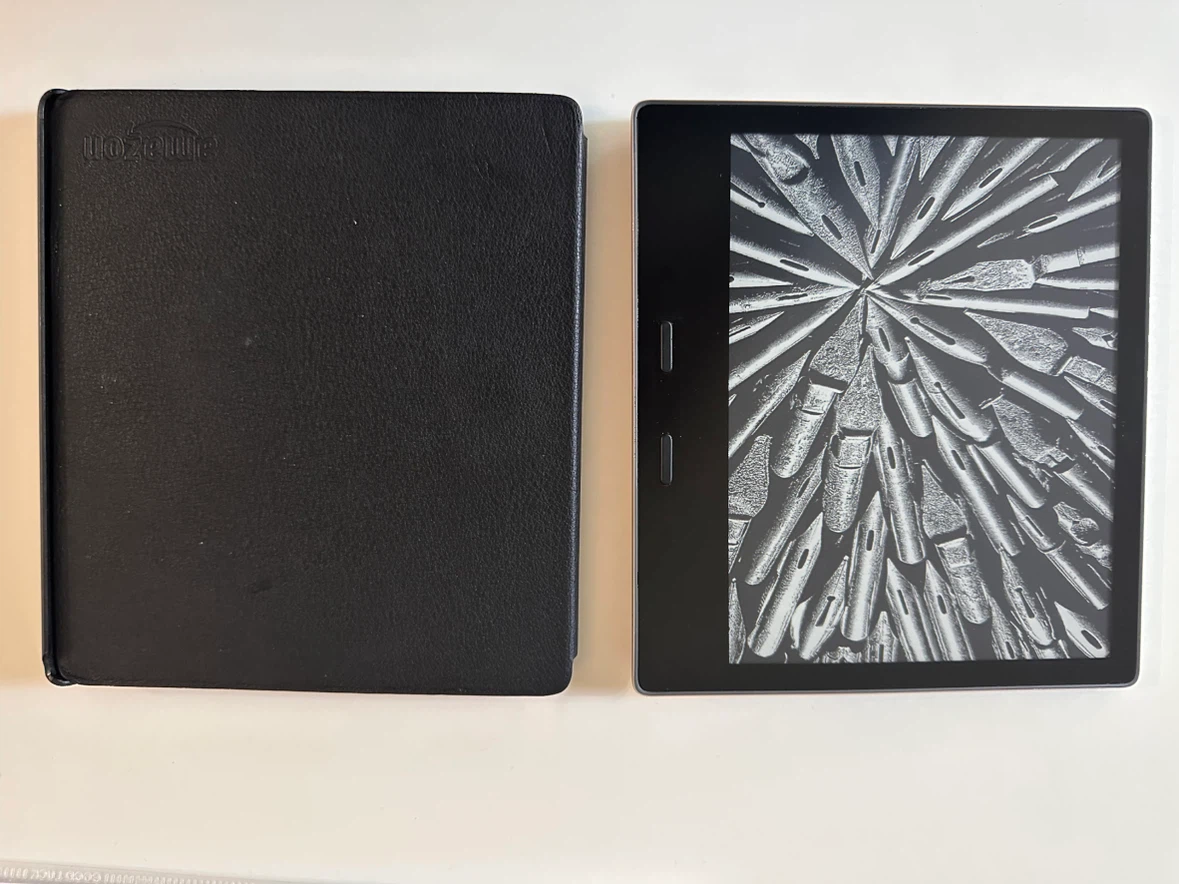 Amazon Kindle Oasis E-Reader with Cover - photo 2