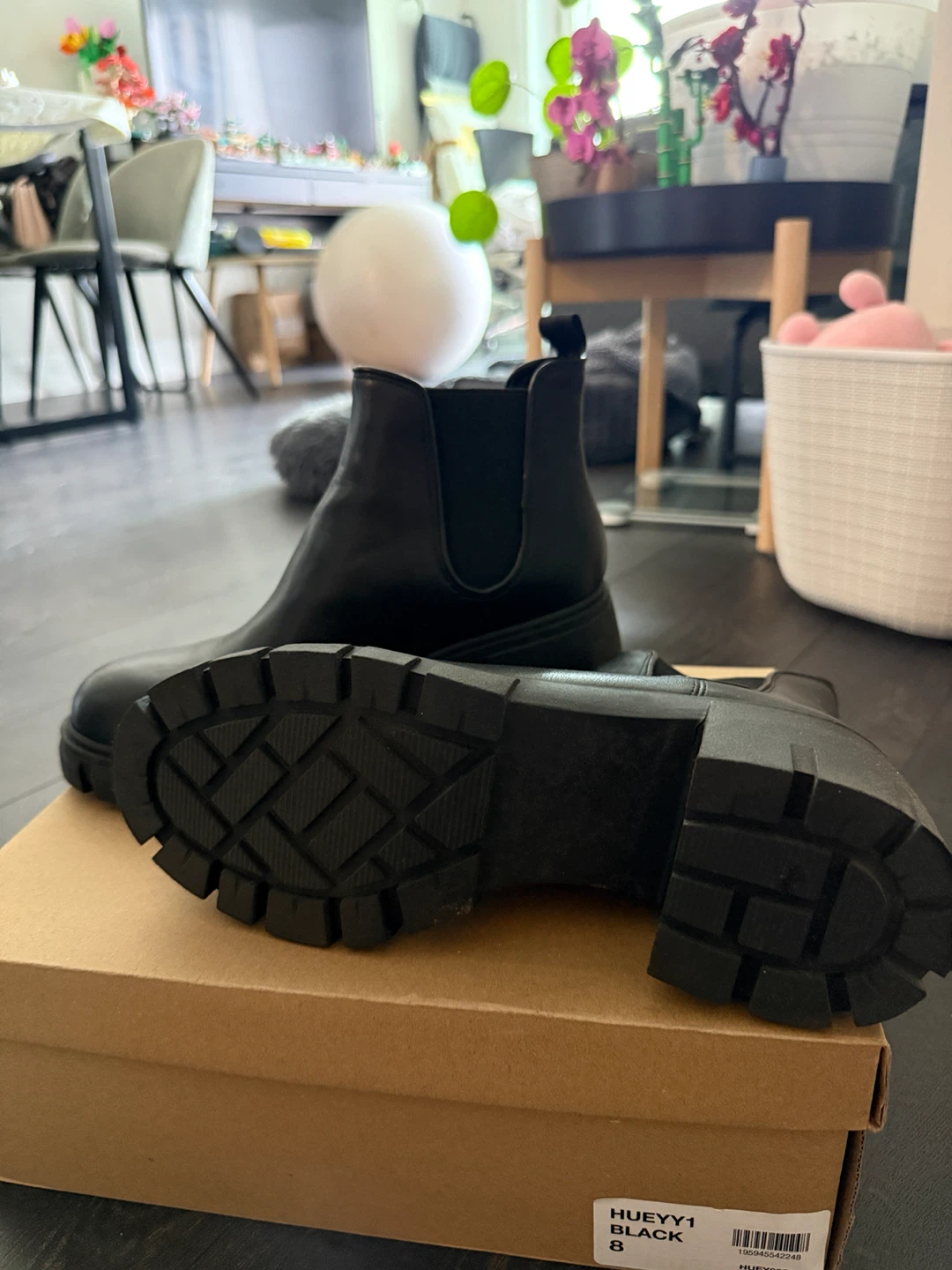 Roonie Black Chelsea Boots Size 8 - photo 3