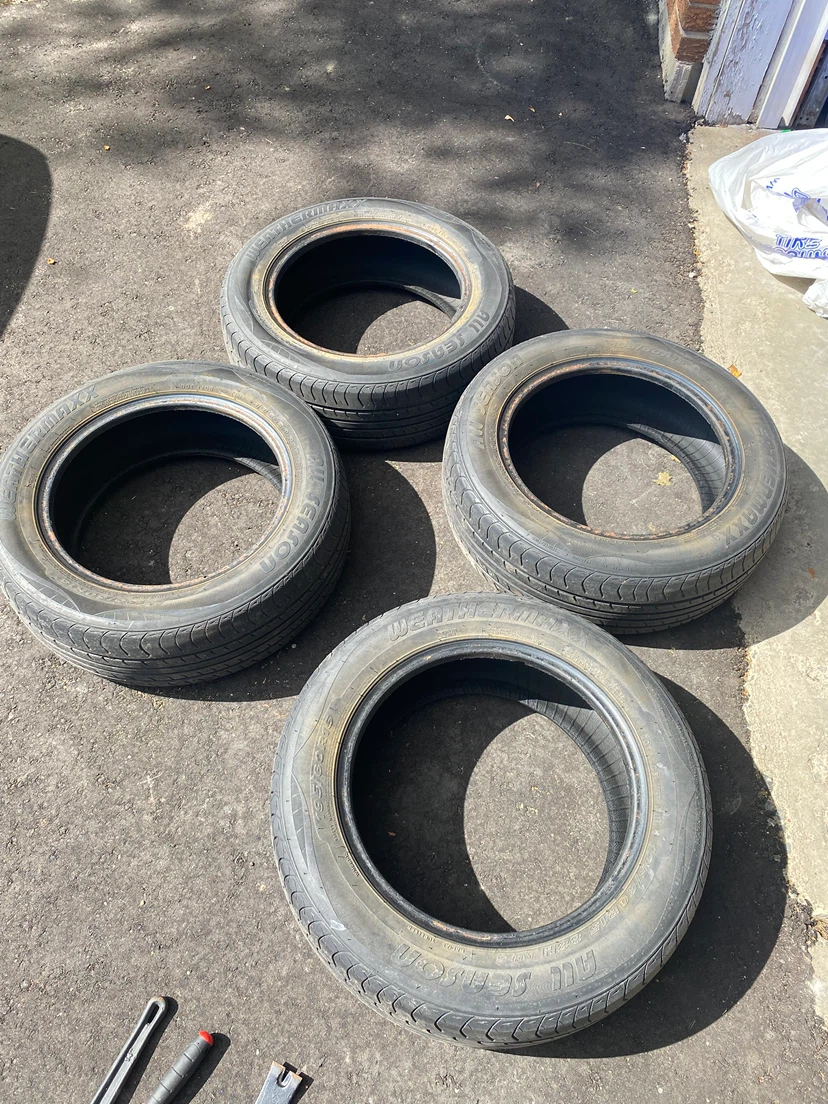 Set of 4 Weathermaxx All Season Tires 195/60R15