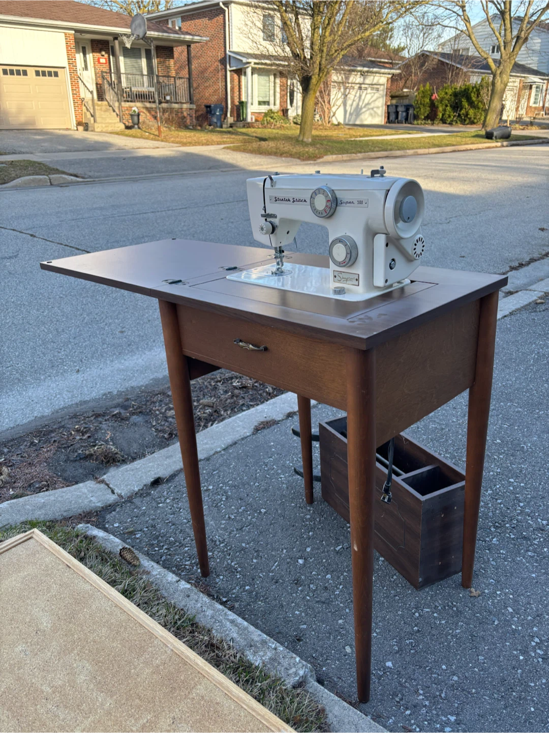 🏈 Simpsons Super 500 Sewing Machine with Cabinet - photo 2