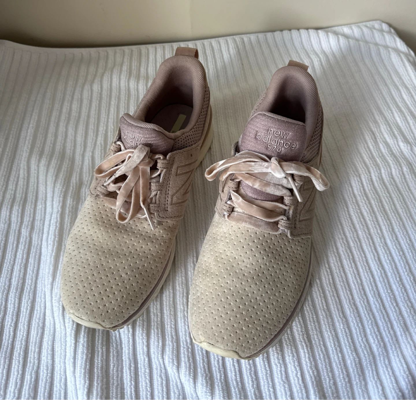 Women's New Balance 574 Sport Pink/Beige with Velvet Laces - photo 2