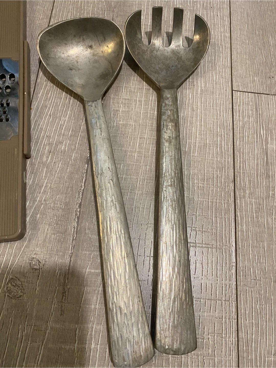 Vintage Metal Salad Servers and Grater Set - photo 4