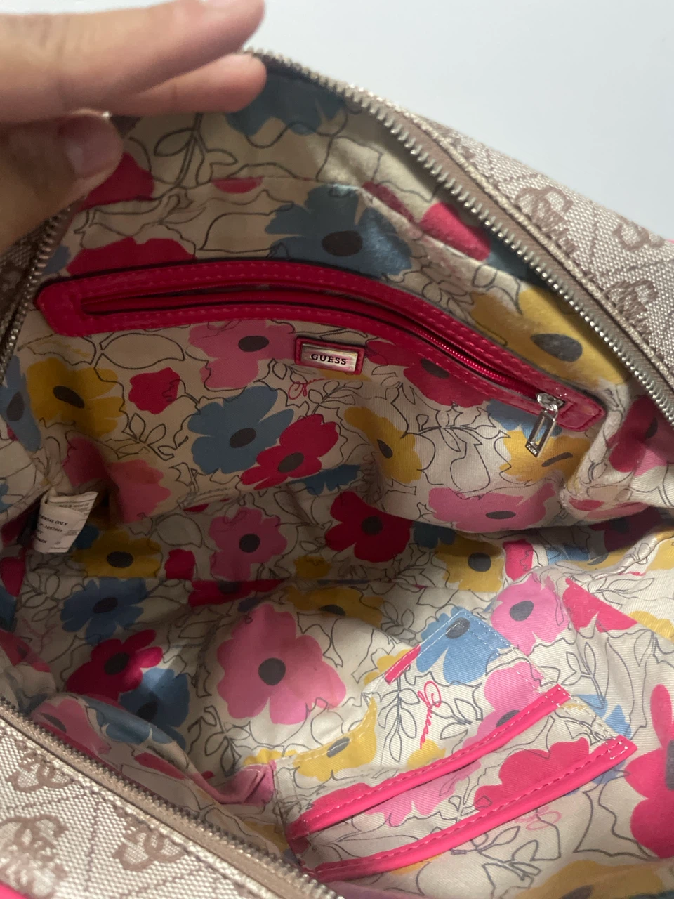 Guess Handbag with Pink Accents - photo 3