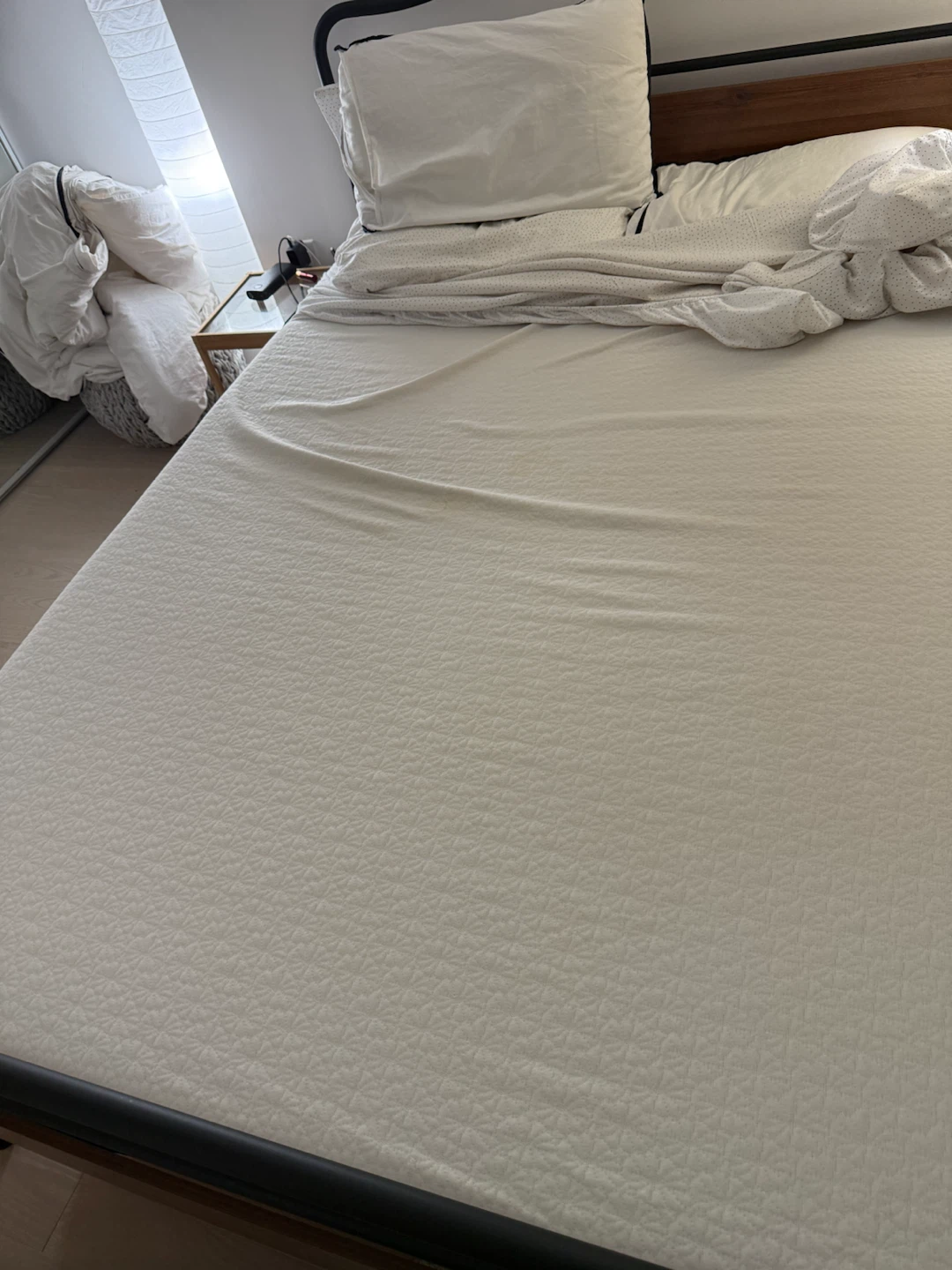 Queen size hybrid (memory foam + orthopaedic) Mattress