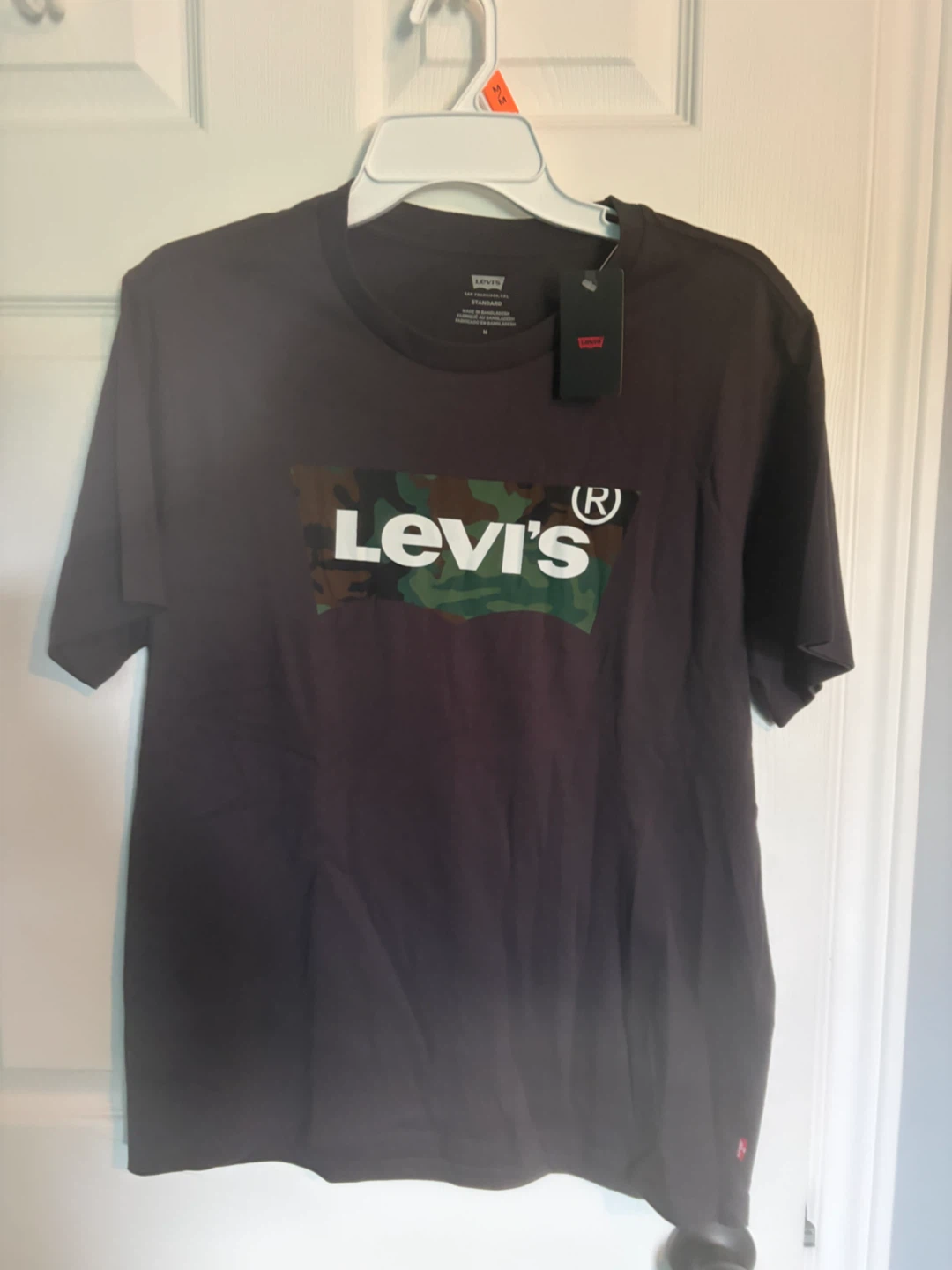 🏈 Levi's Logo T-Shirt Medium