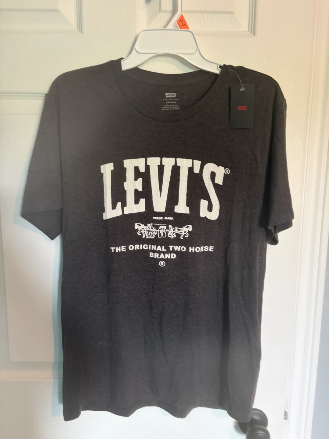 🏈 Levi's Two Horse T-Shirt Grey Size Medium