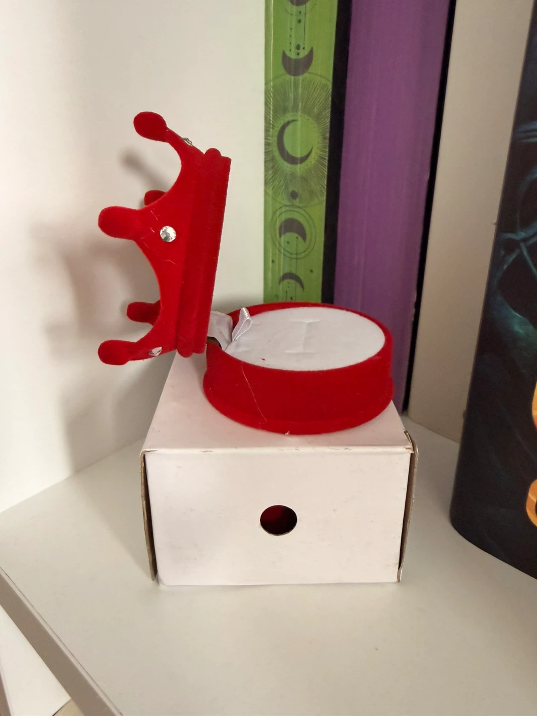 Brand New Red velvet crown ring box - photo 5