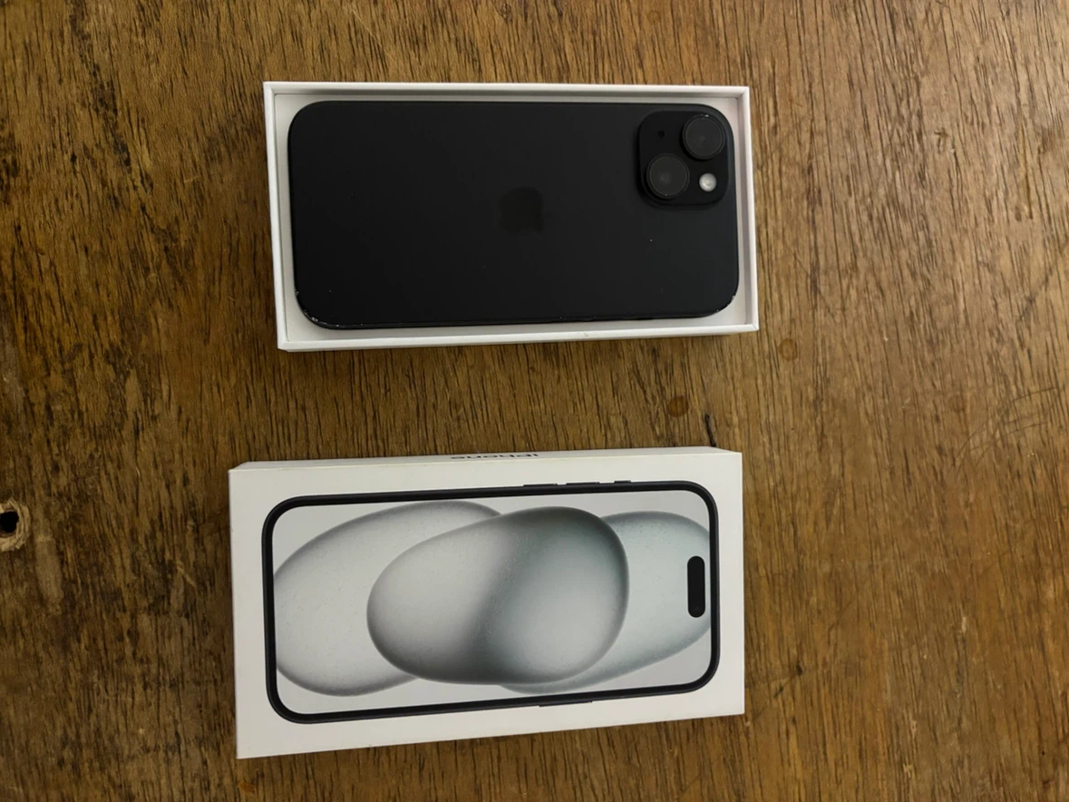 Apple iPhone 15 Black - photo 3