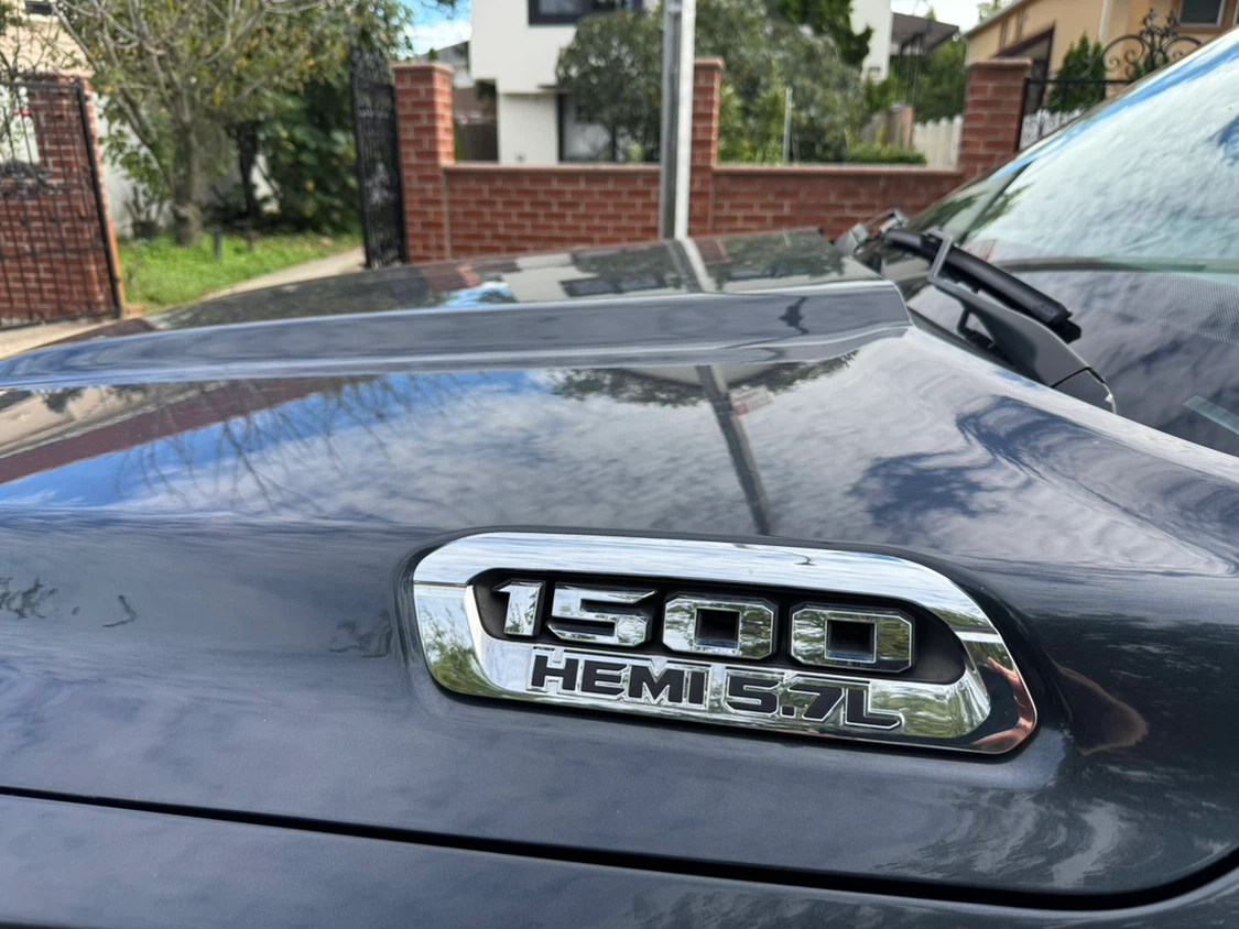 19 Ram 1500 Hemi 5.7L Pickup Truck - photo 2
