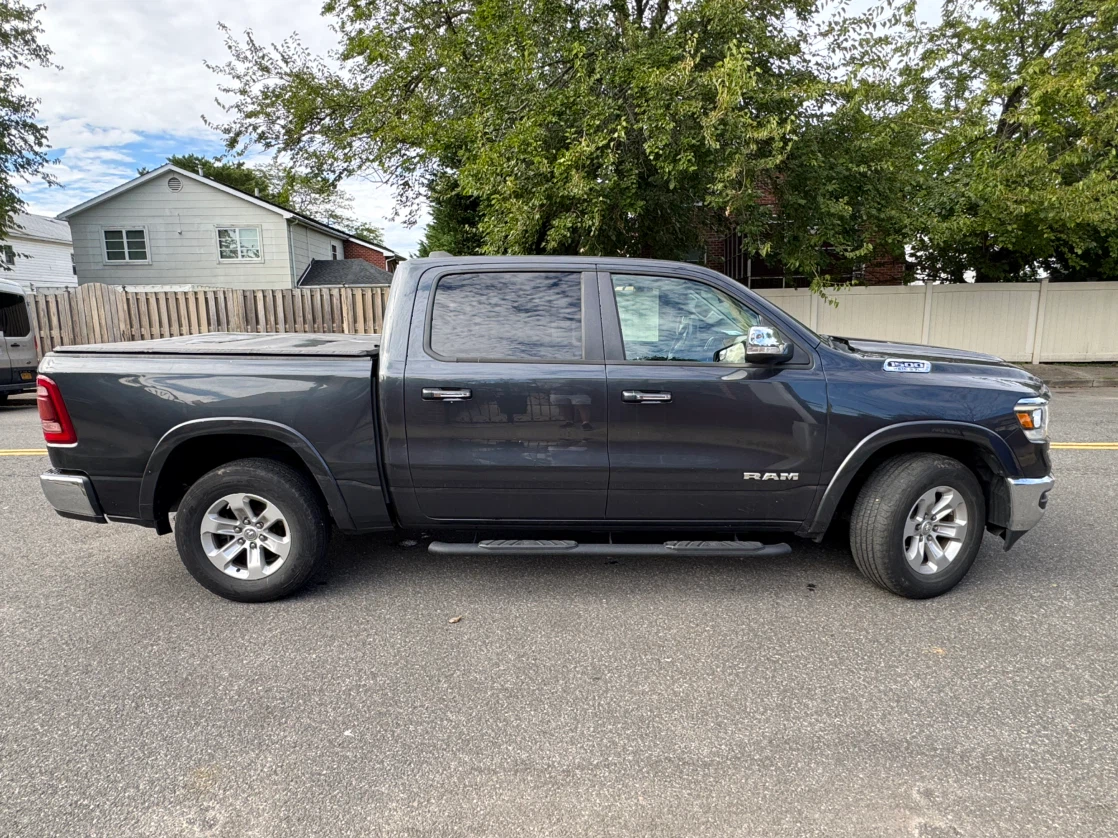 19 Ram 1500 Hemi 5.7L Pickup Truck - photo 4