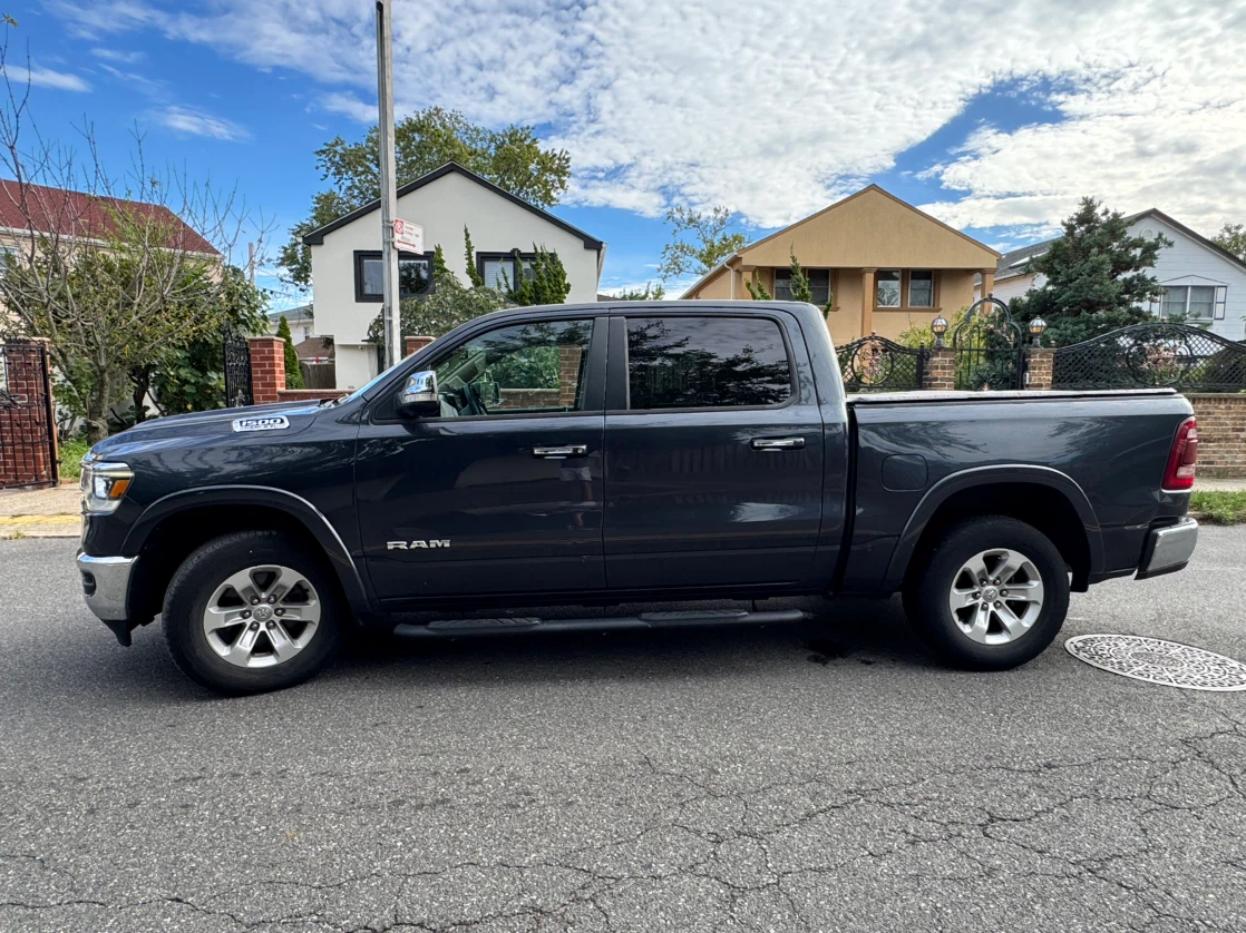 19 Ram 1500 Hemi 5.7L Pickup Truck - photo 5