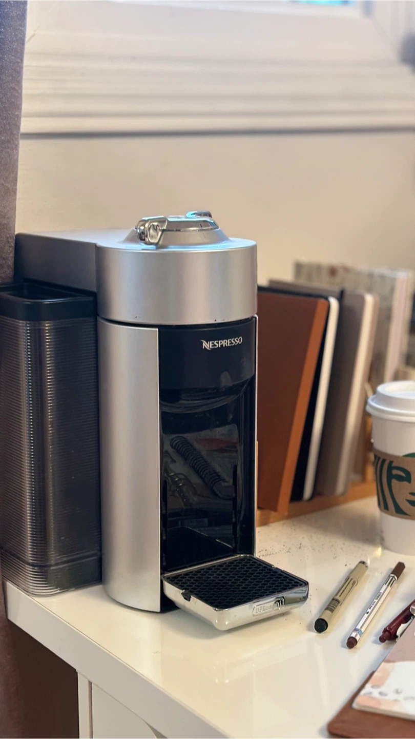 Nespresso Vertuo Coffee and Espresso Machine - Silver - photo 2