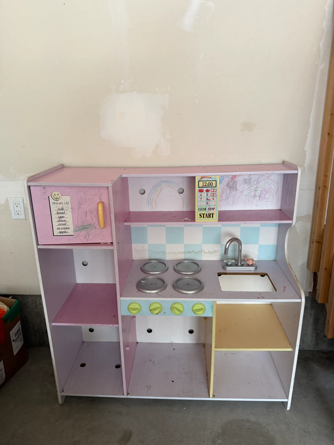 Free kids kitchen