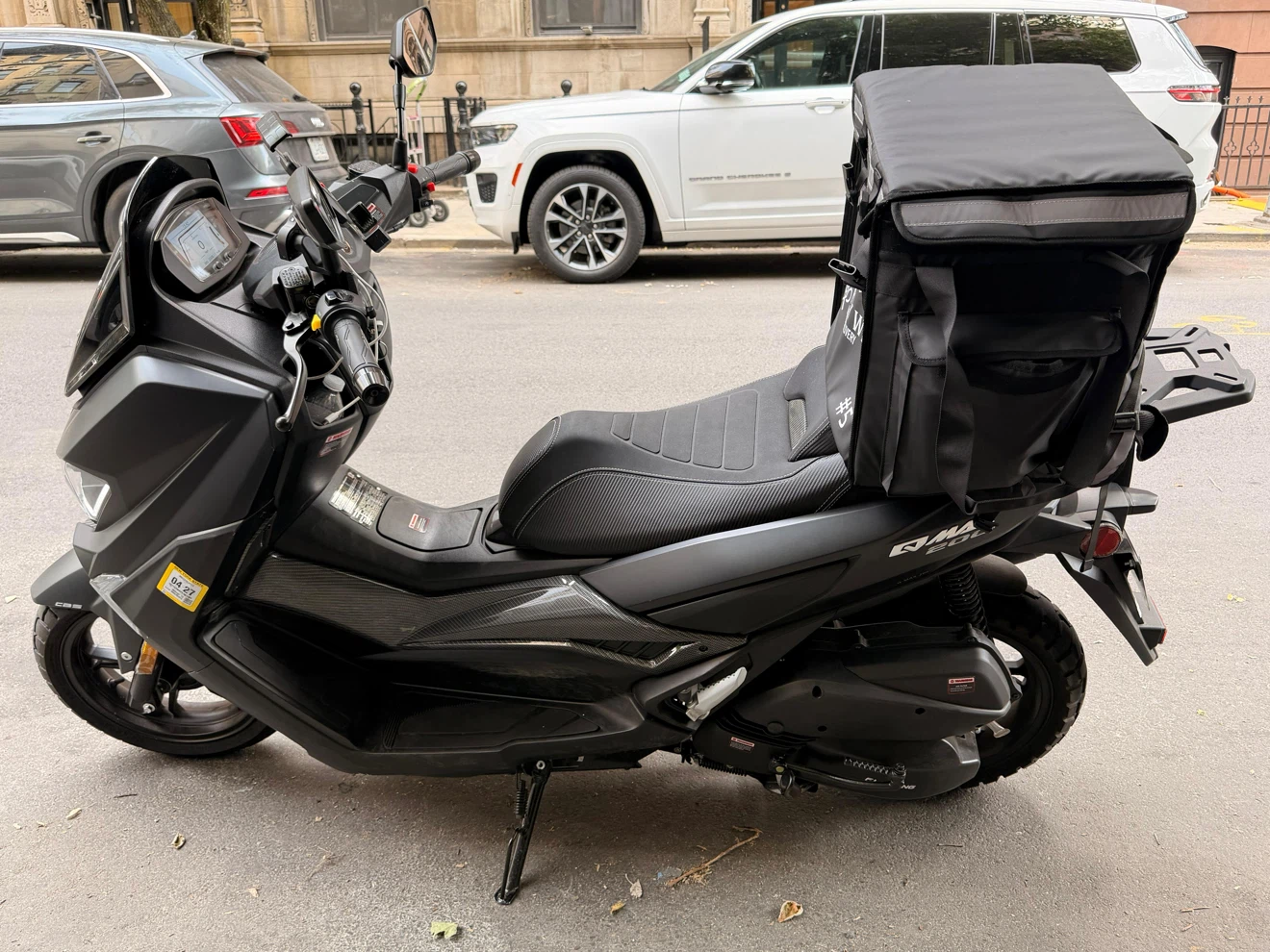 QMAX 200 Scooter - photo 3
