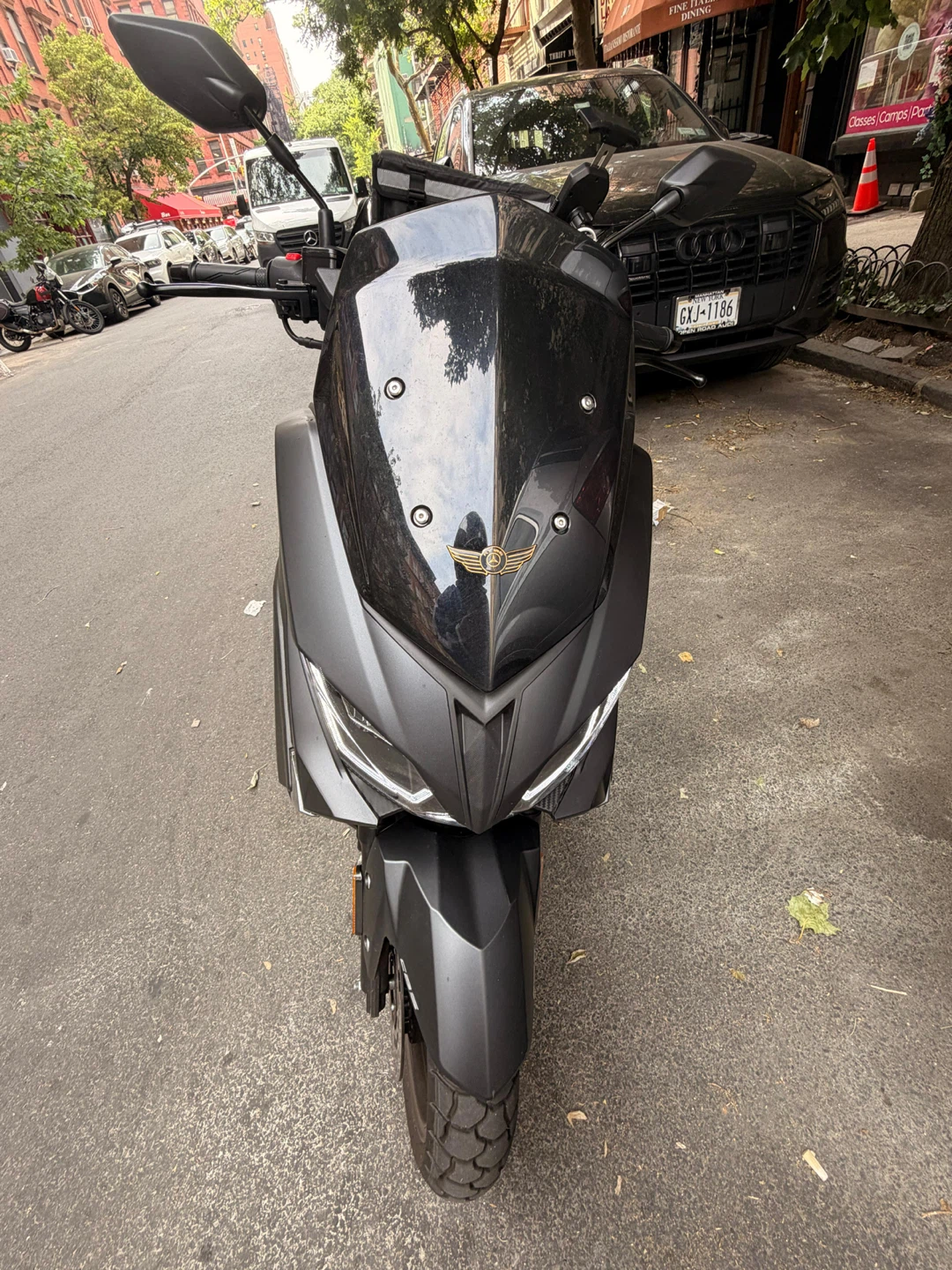 QMAX 200 Scooter - photo 4