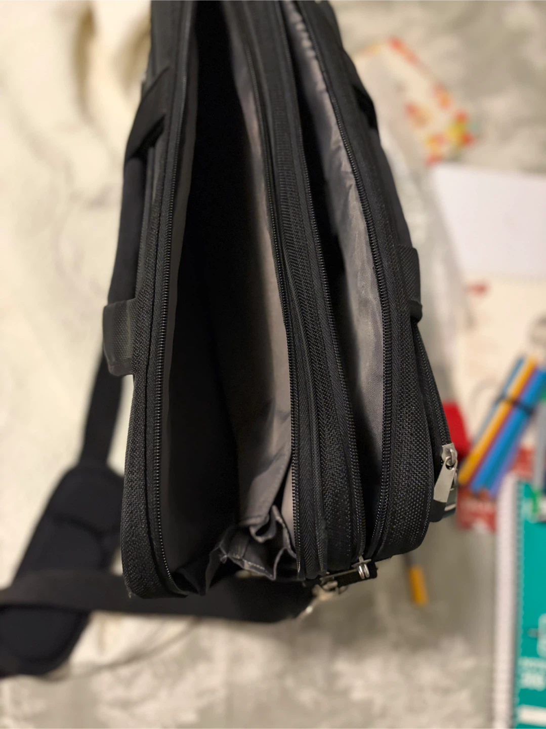 Dell Laptop Messenger Bag + Complete Stationery & Sketc - photo 3