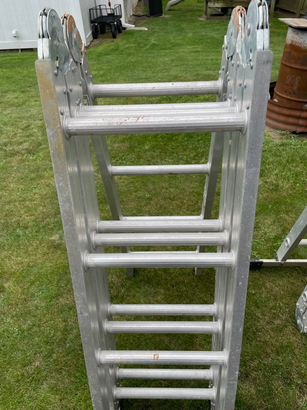 adjustable ladder $75 - photo 2