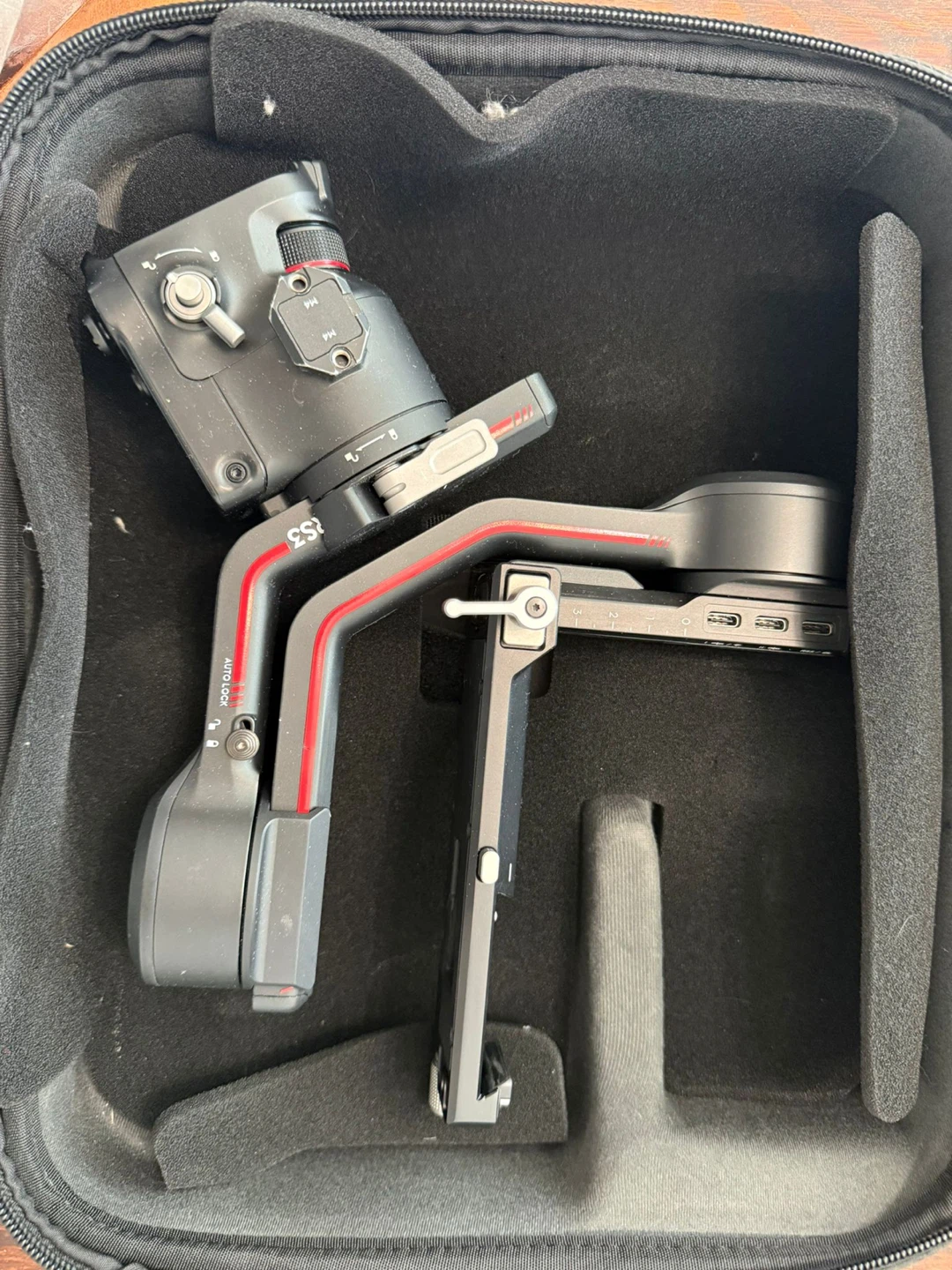 DJI RS 3 Combo Gimbal Stabilizer - photo 4