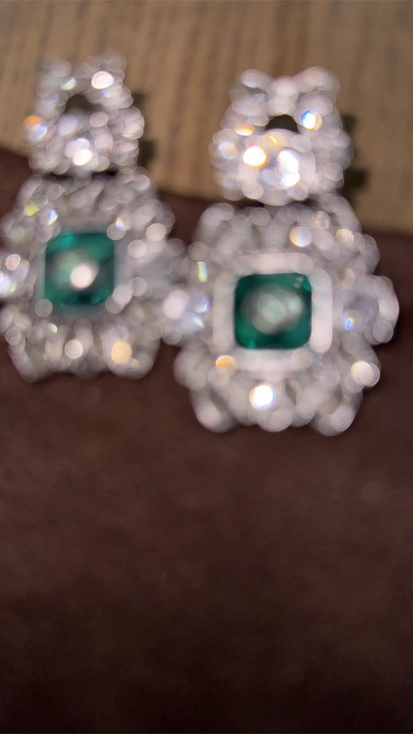 Gucci Crystal Emerald Earrings - photo 3