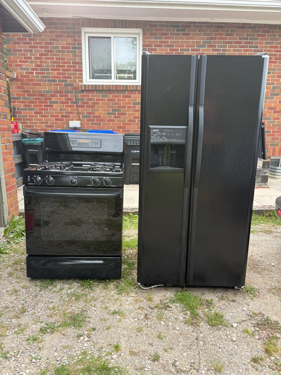 Kenmore Side-by-Side Refrigerator & GE Profile Gas Stove - photo 5