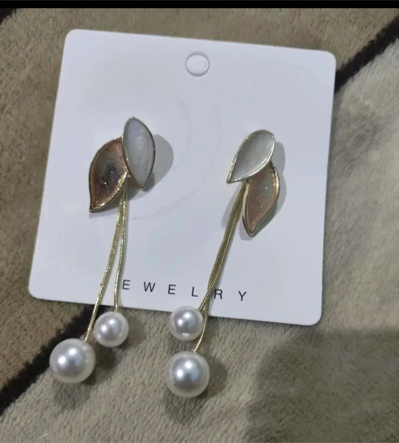 Dangle Earrings 🏈