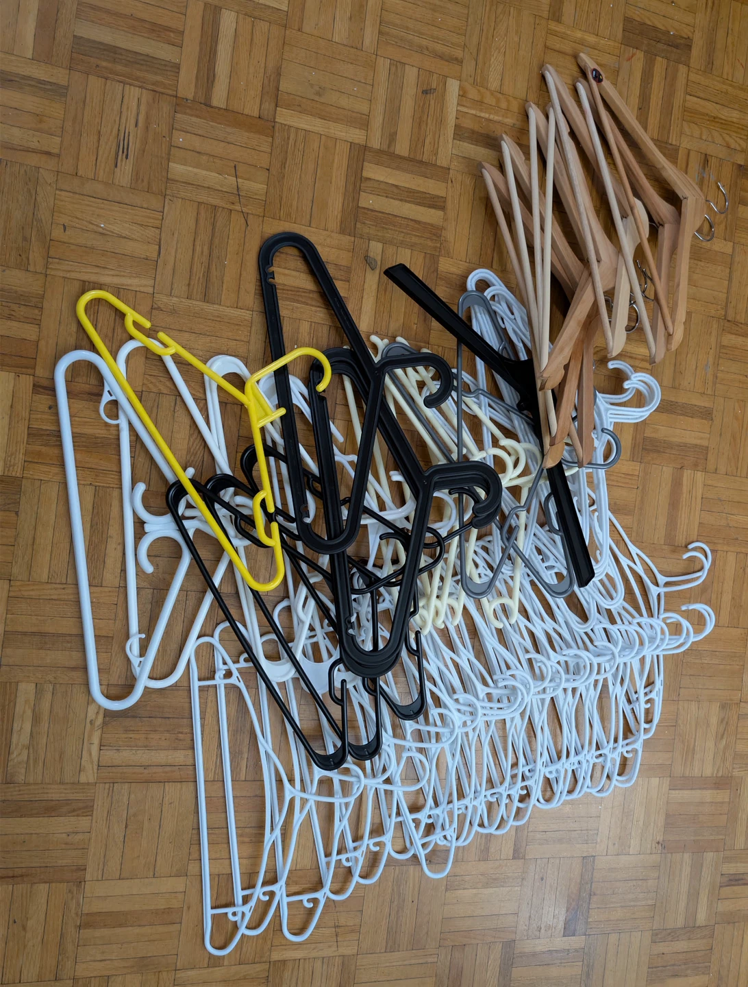 60 Assorted Clothes Hangers Mixed - photo 2