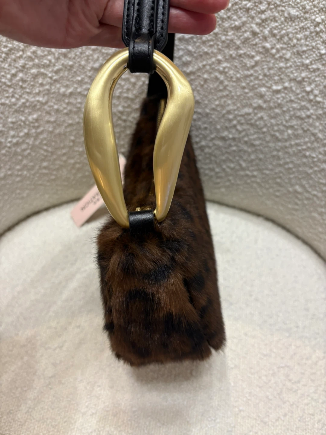 NWT BCBG Generation leopard print faux fur handbag - photo 3