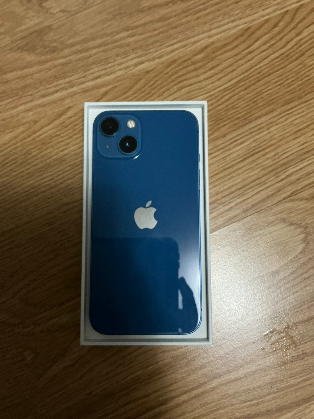 Blue iPhone 13 - photo 2