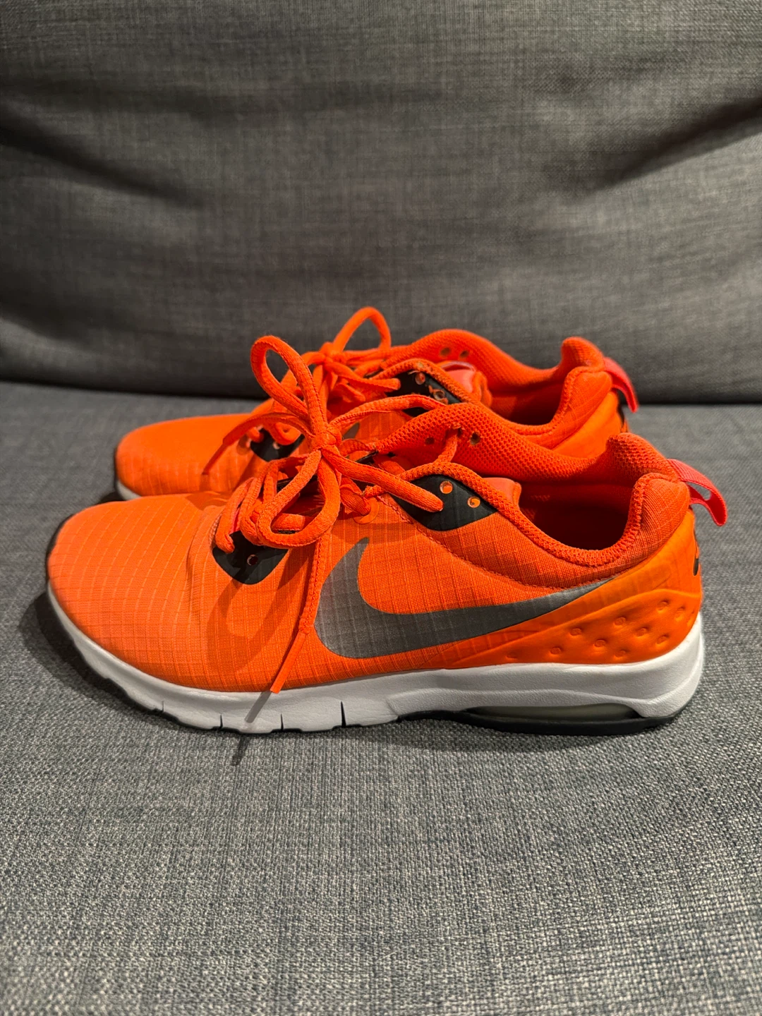 Nike Air Sneakers Orange - photo 2