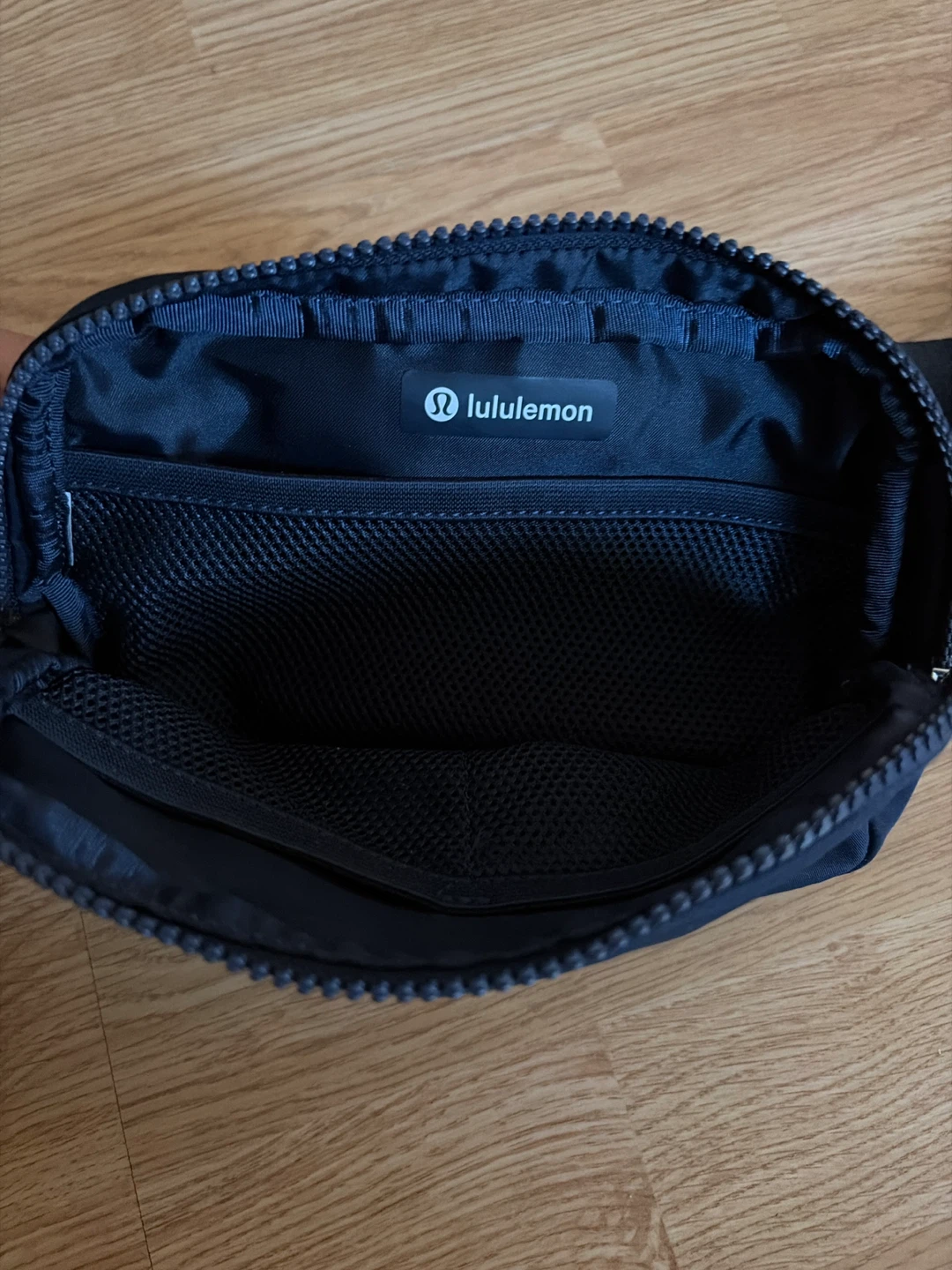 Lululemon Everywhere Belt Bag 1 Litre - photo 2