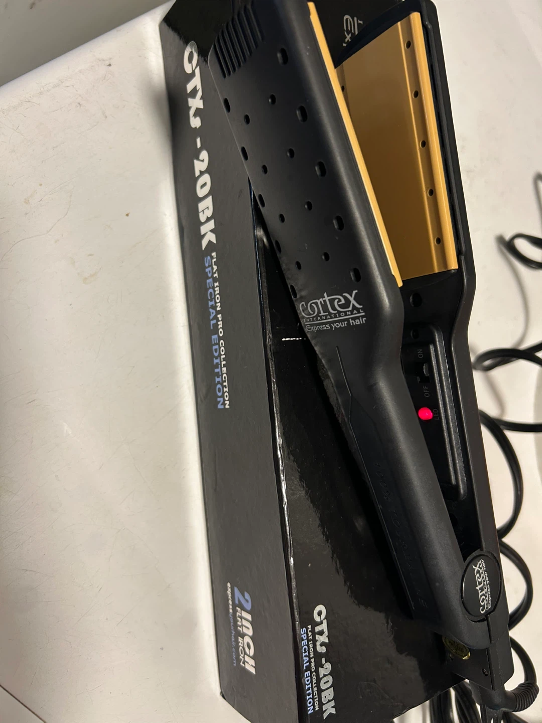 Cortex International Wet 2 Dry Flat Iron CTXs-20BK