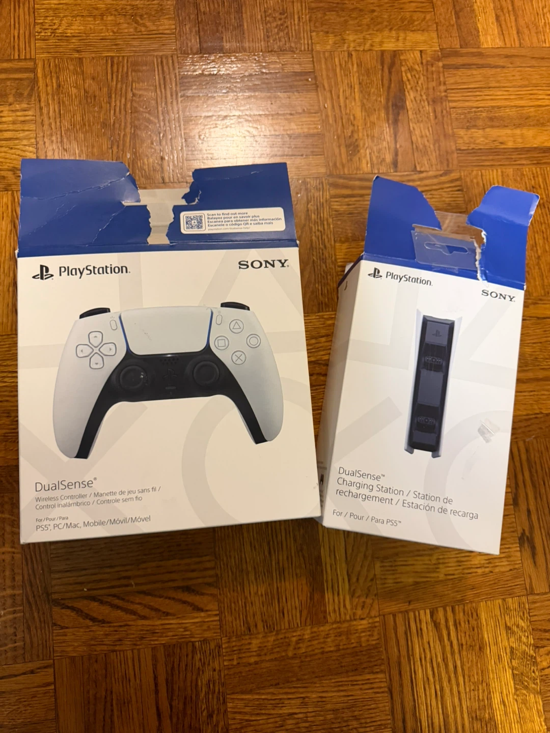 PlayStation 5 Digital Edition with Controller and Station - photo 3