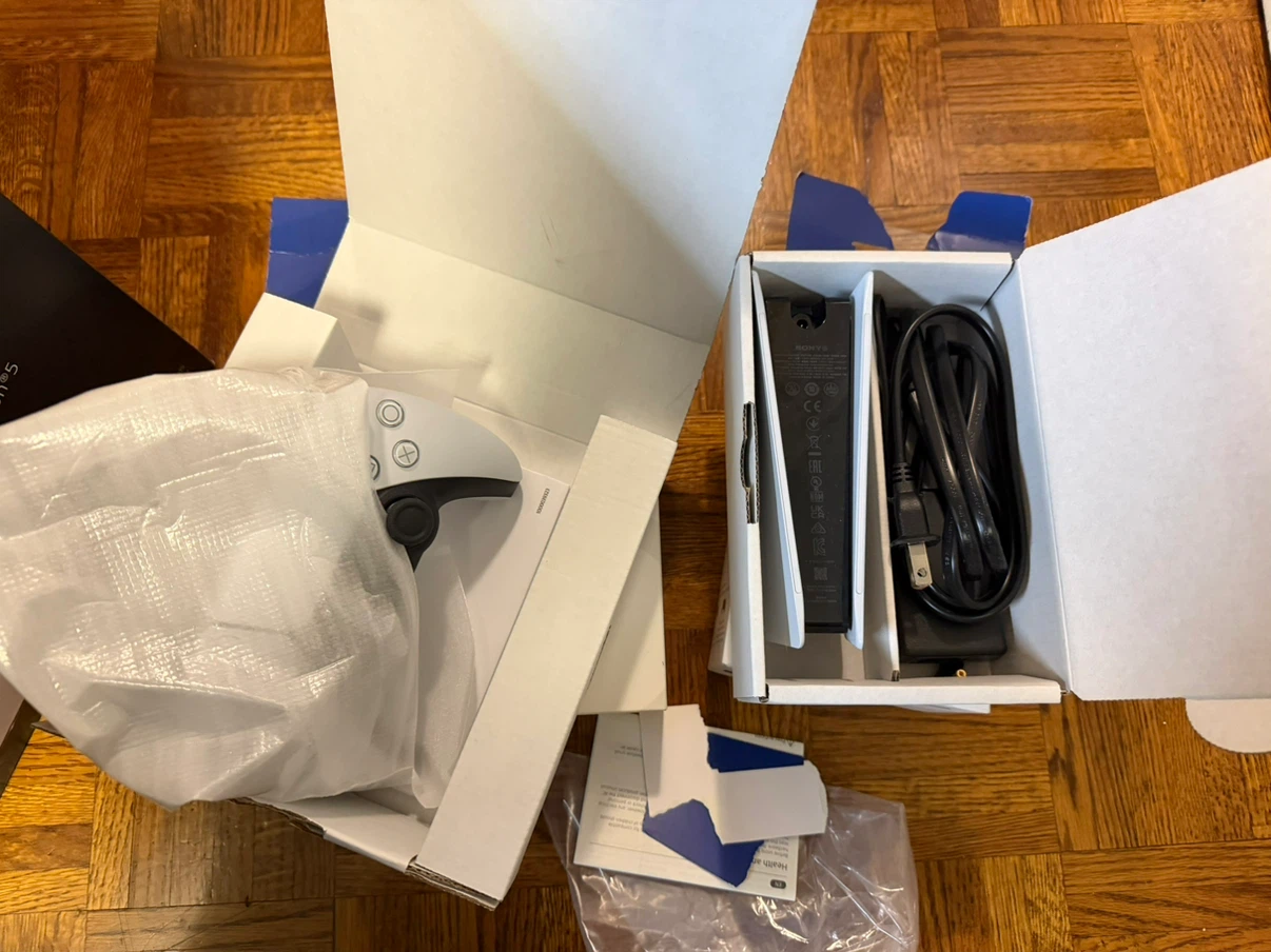 PlayStation 5 Digital Edition with Controller and Station - photo 4