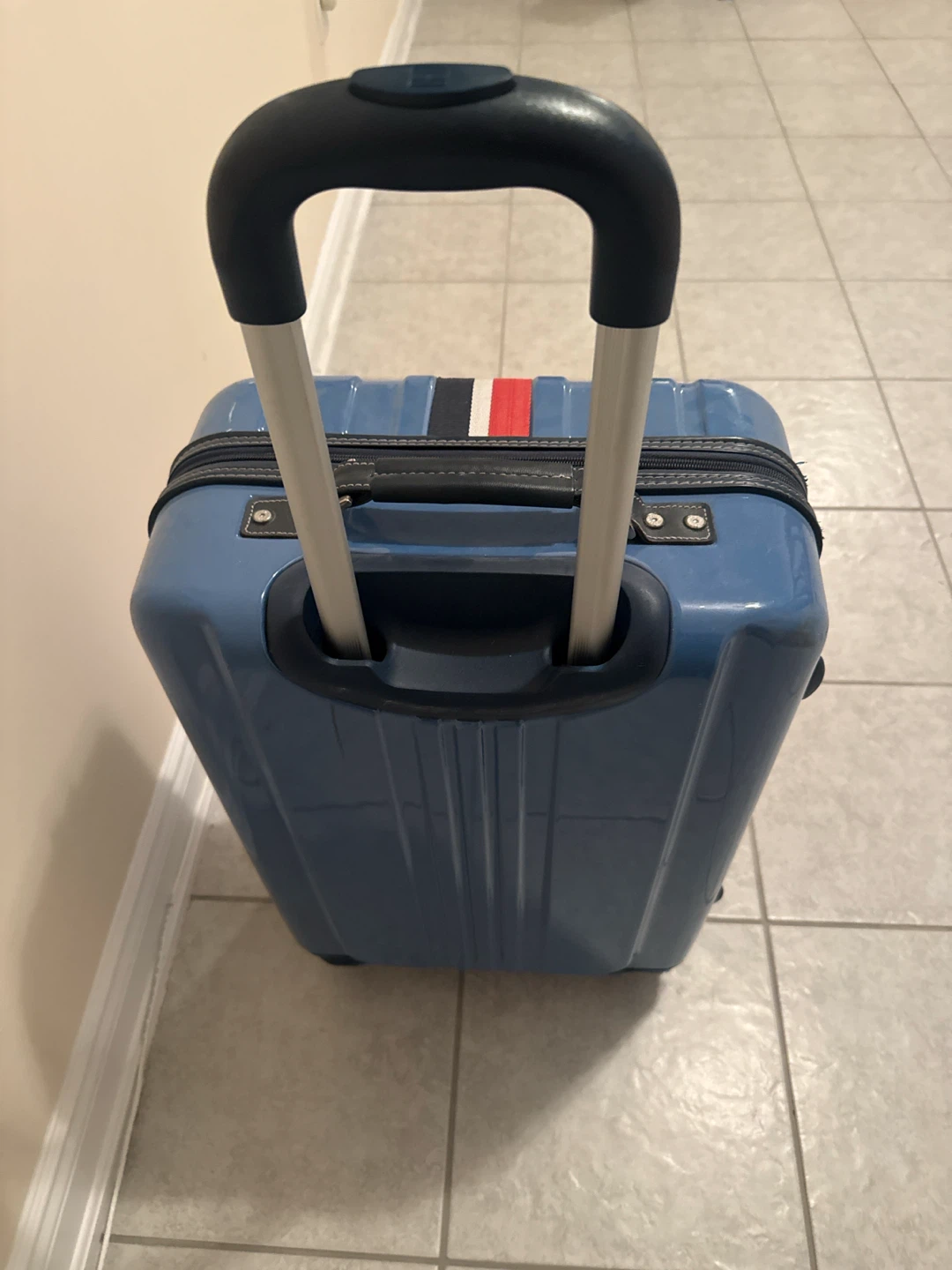 Tommy Hilfiger Carry-On Suitcase - photo 3