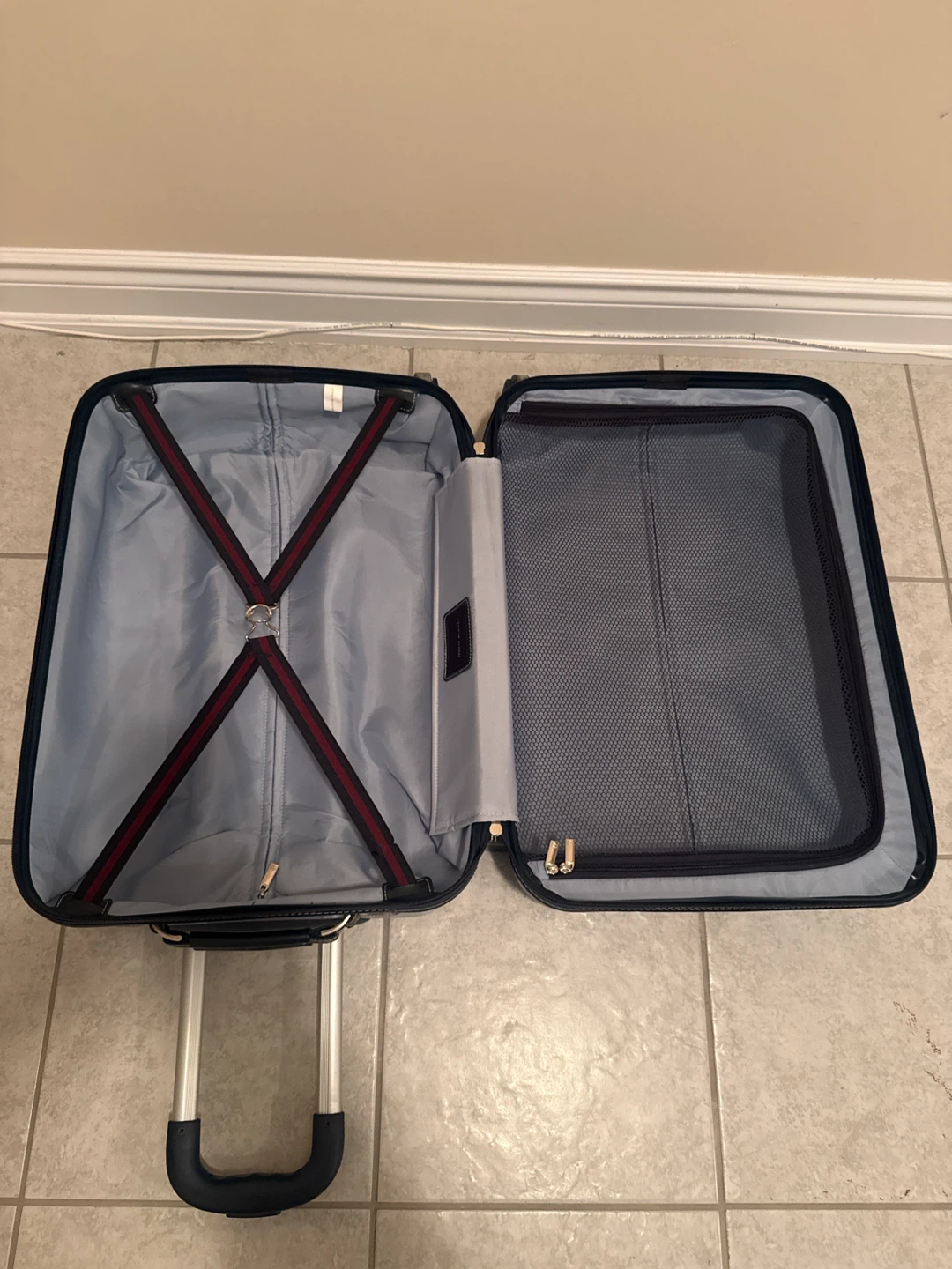 Tommy Hilfiger Carry-On Suitcase - photo 4