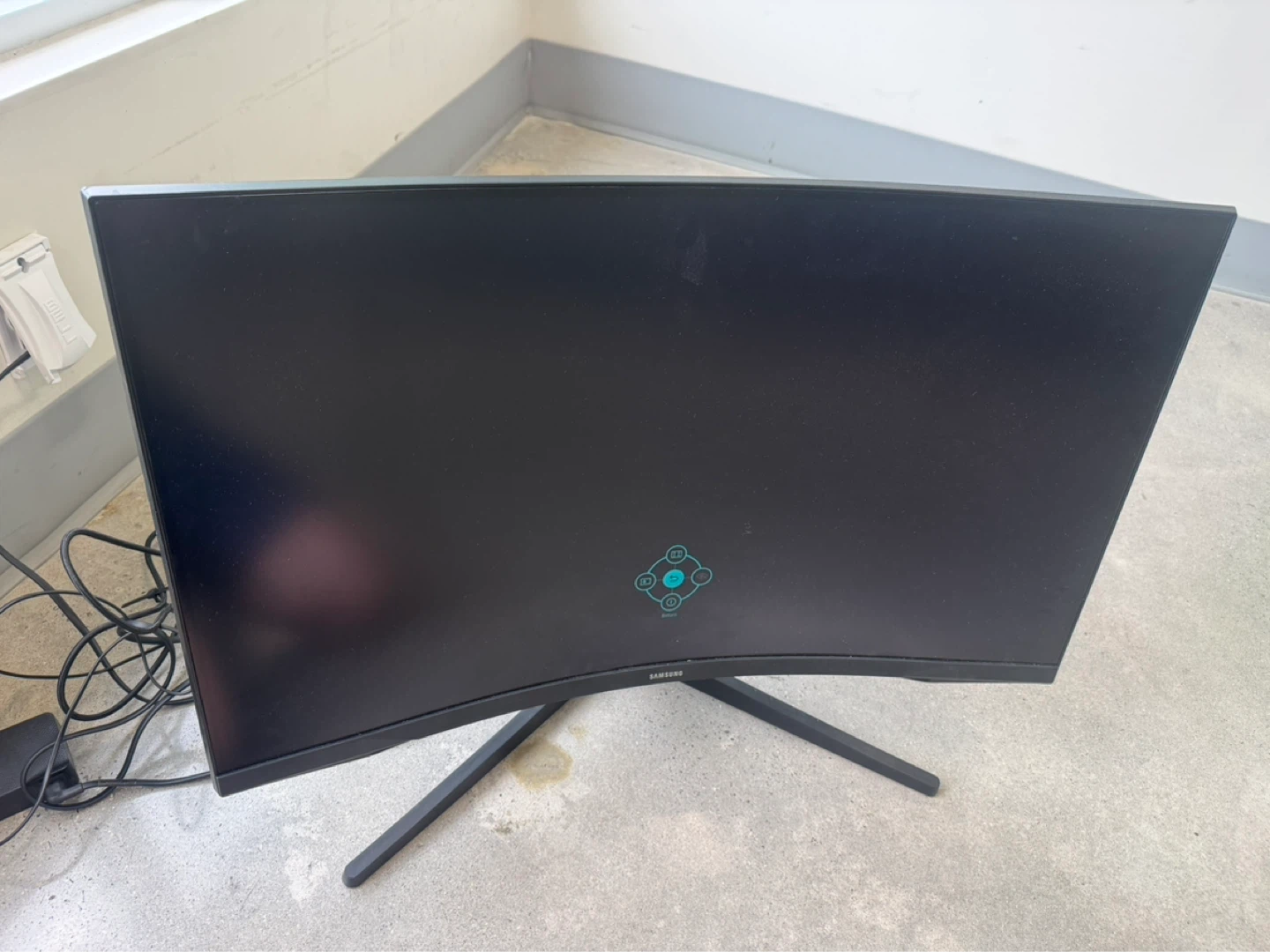 Samsung Curved Gaming Monitor - photo 2