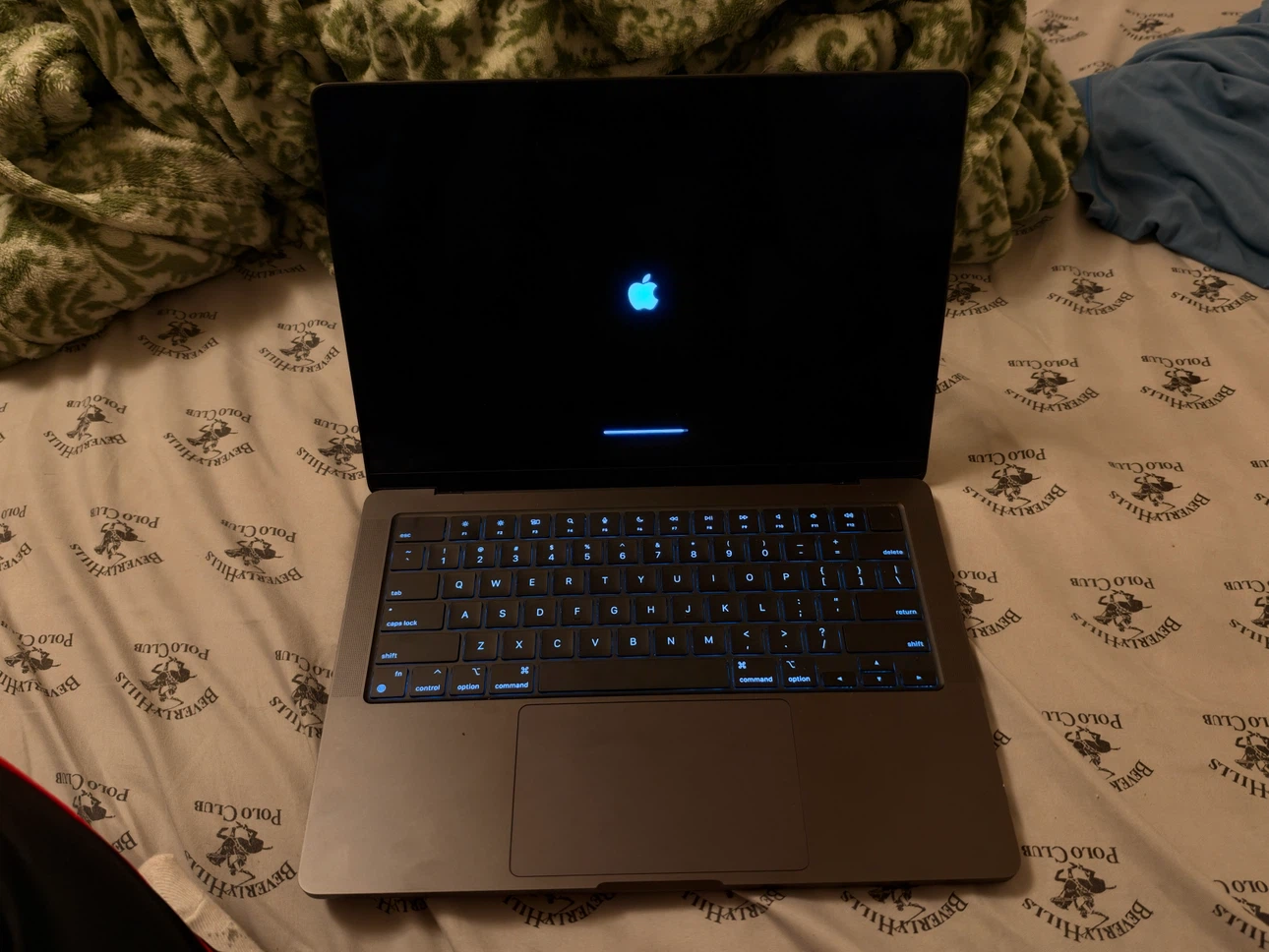 Apple MacBook Pro 14-inch M4 24GB RAM - photo 2